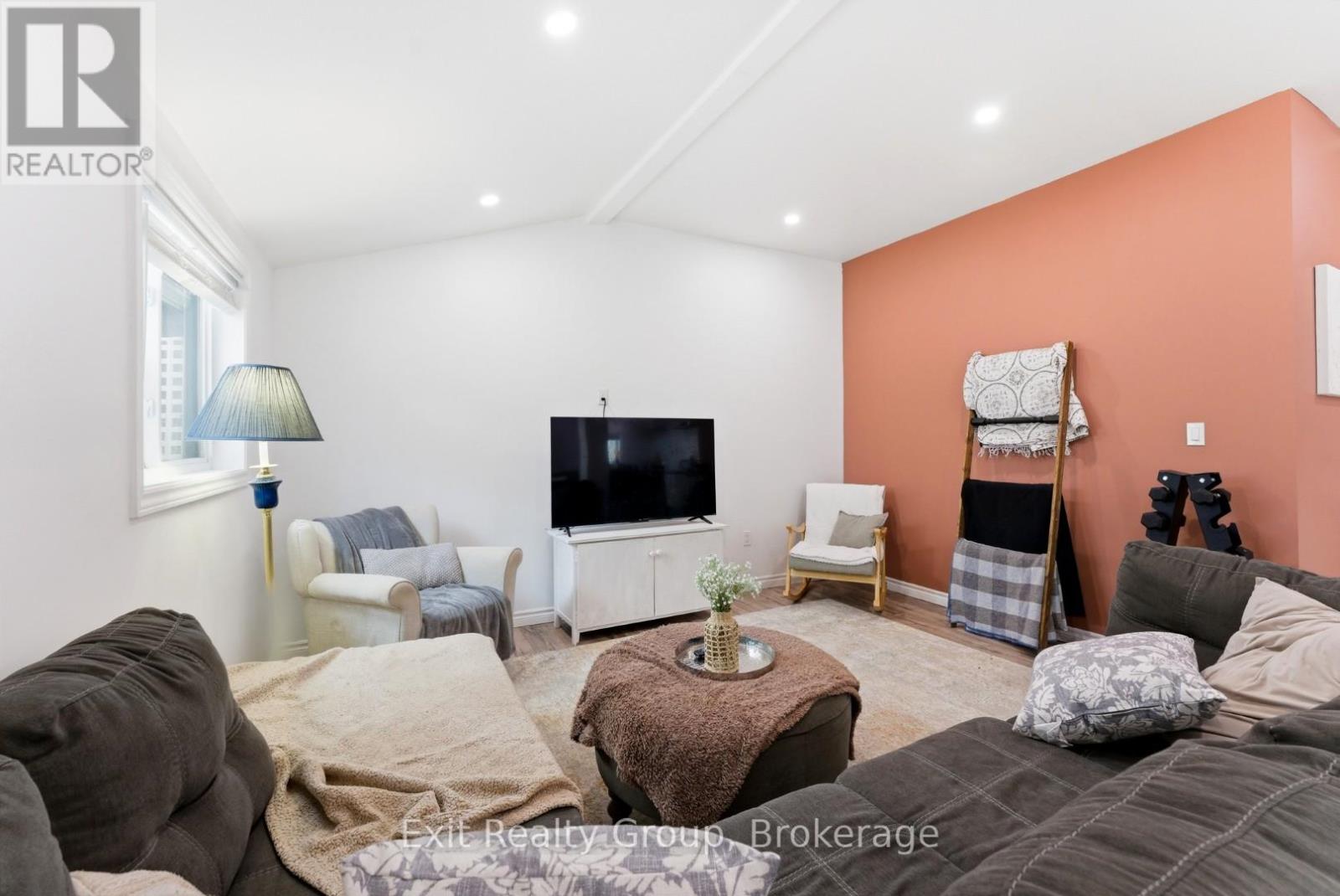 54 PARADISE ROAD - 12
