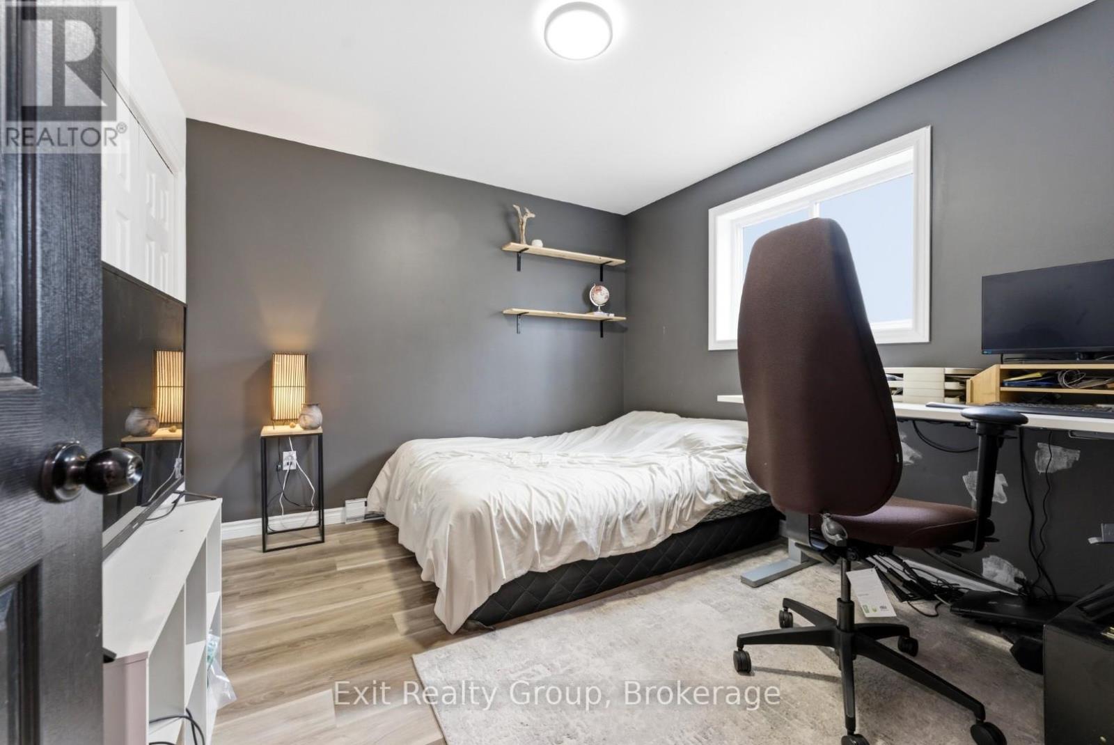 54 PARADISE ROAD - 22