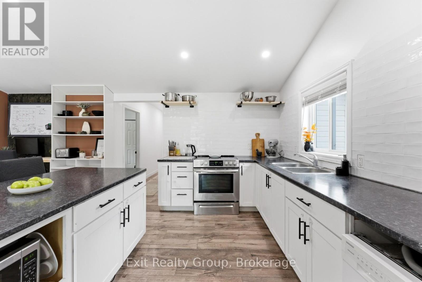 54 PARADISE ROAD - 6
