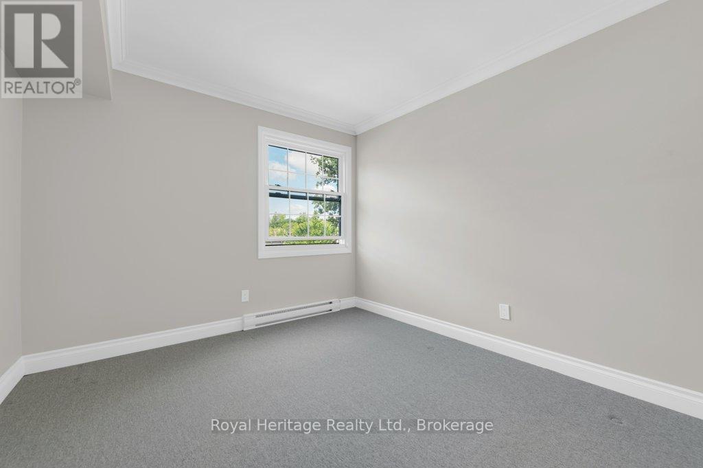 #203 9 CENTRE STREET - 27