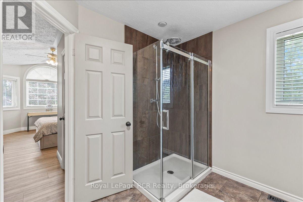 235 4TH STREET CRESCENT - Image 22
