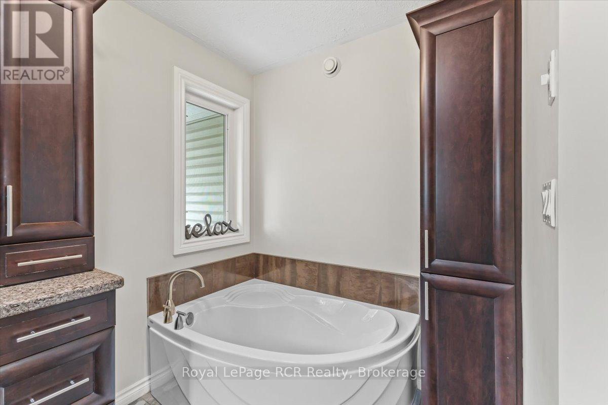 235 4TH STREET CRESCENT - Image 23