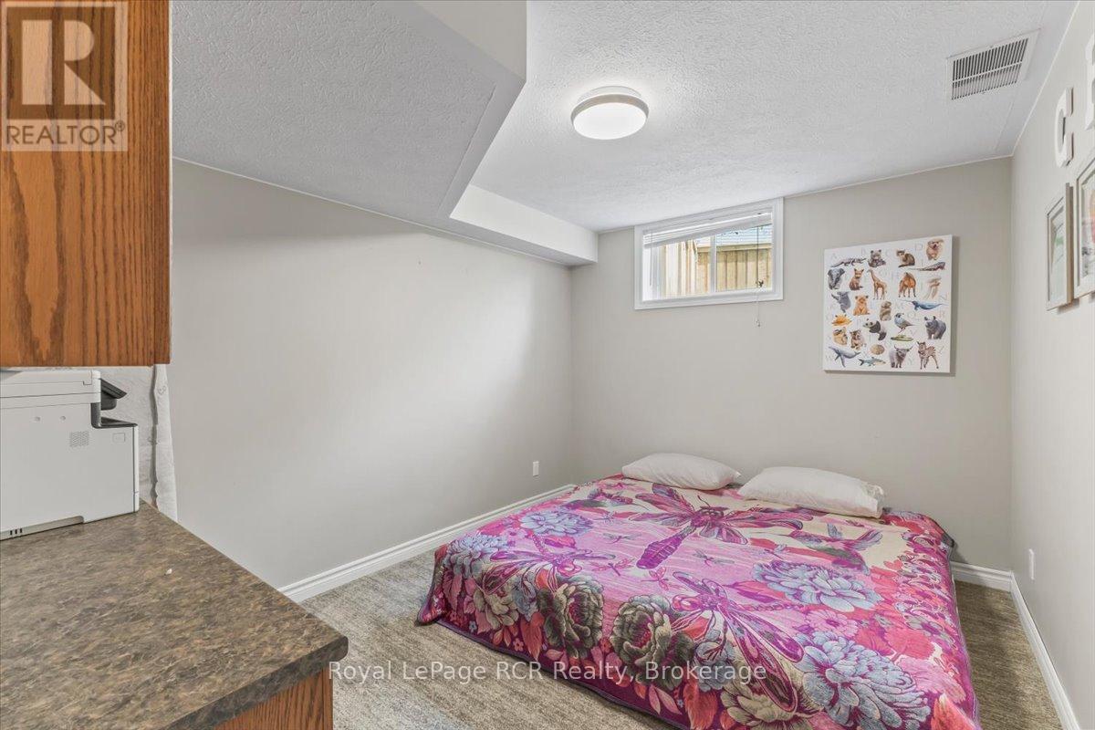 235 4TH STREET CRESCENT - Image 28