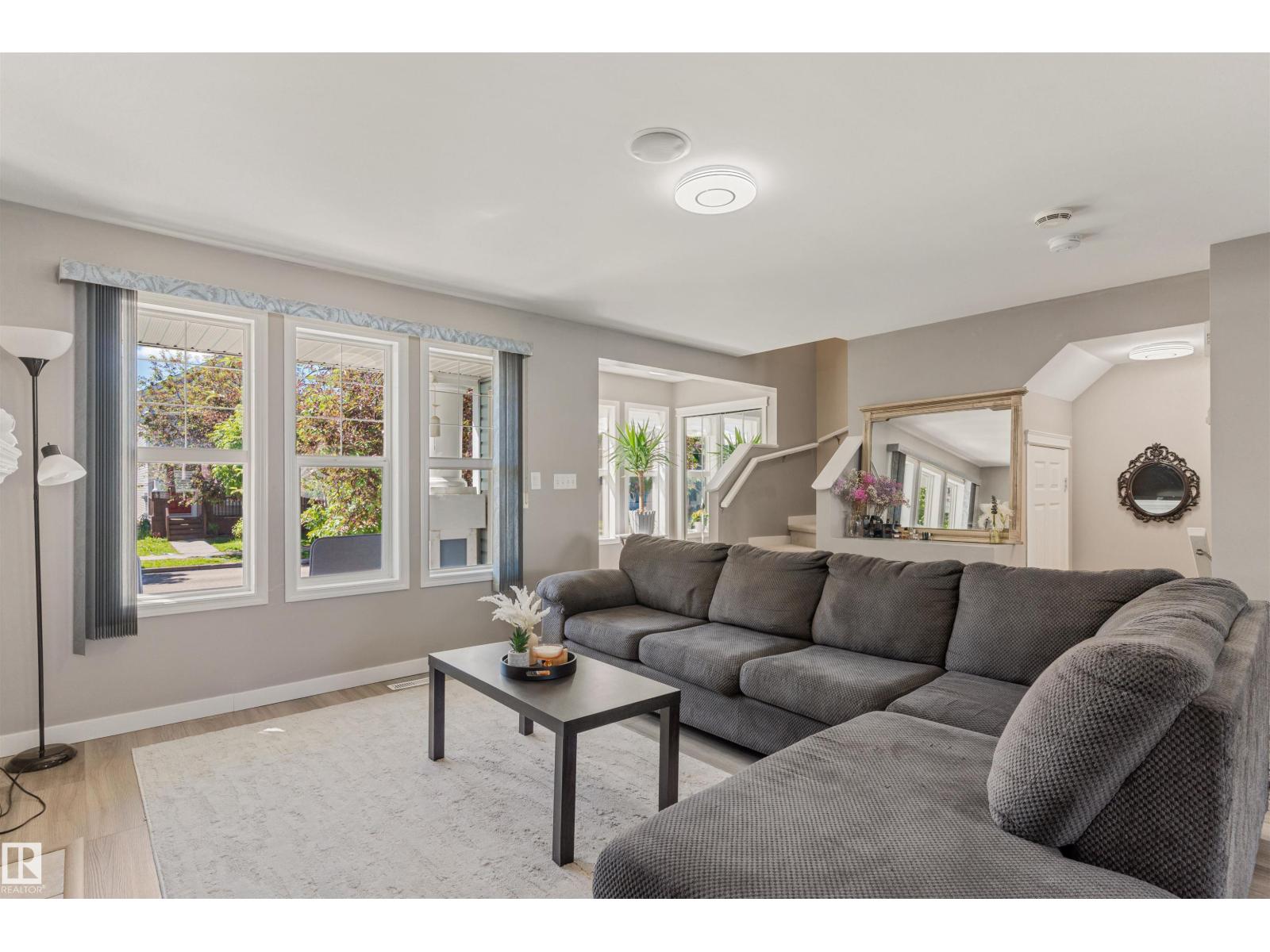 7824 14 AV SW - 7