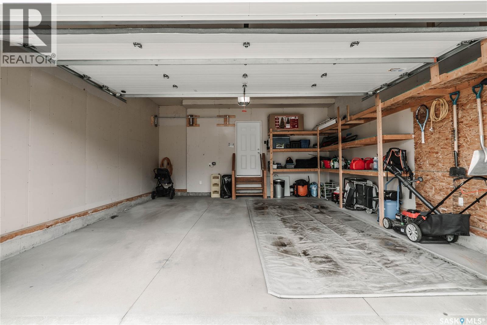 419 Veltkamp CRESCENT — photo 37