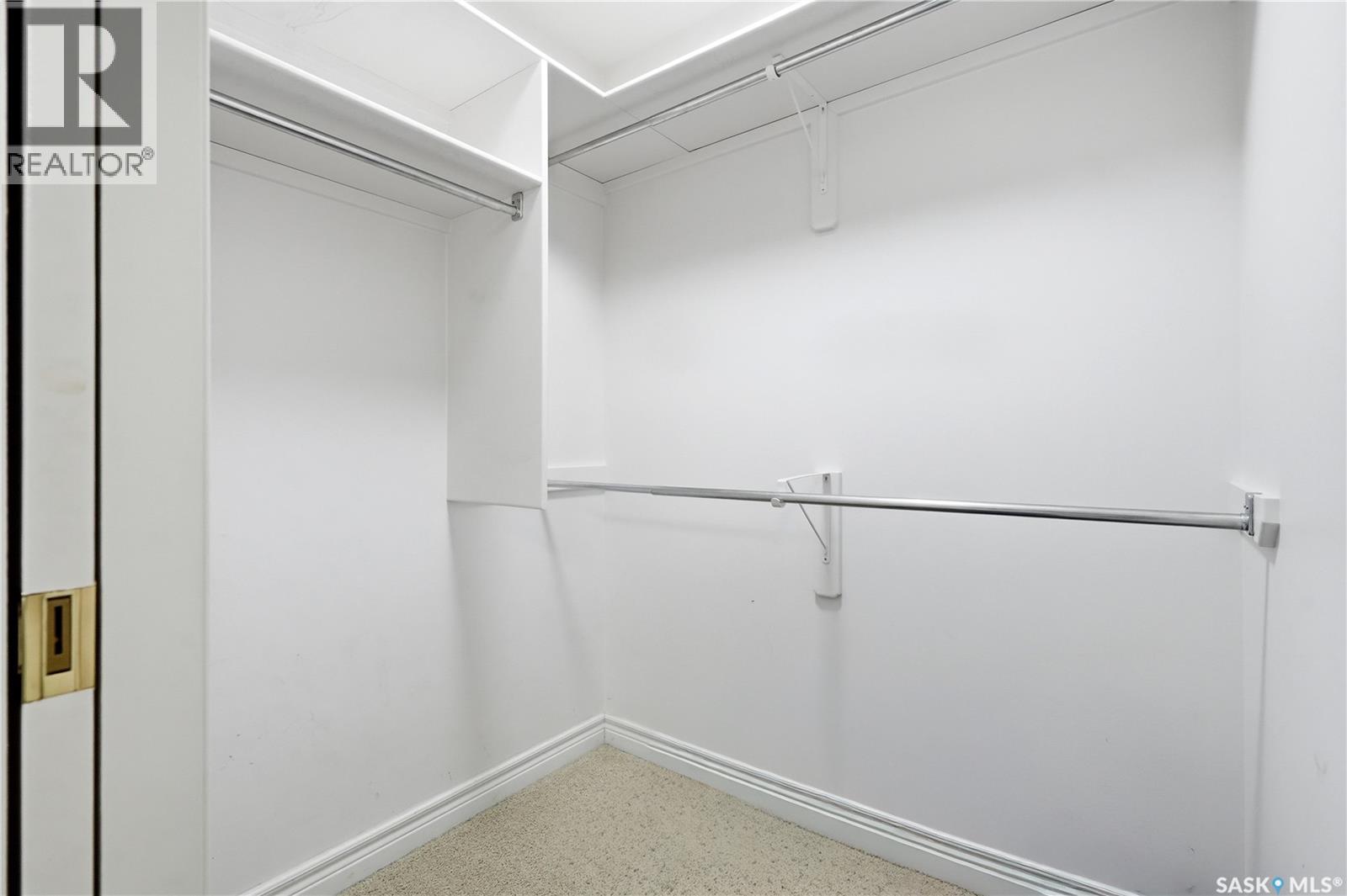 6 Park CRESCENT — photo 32