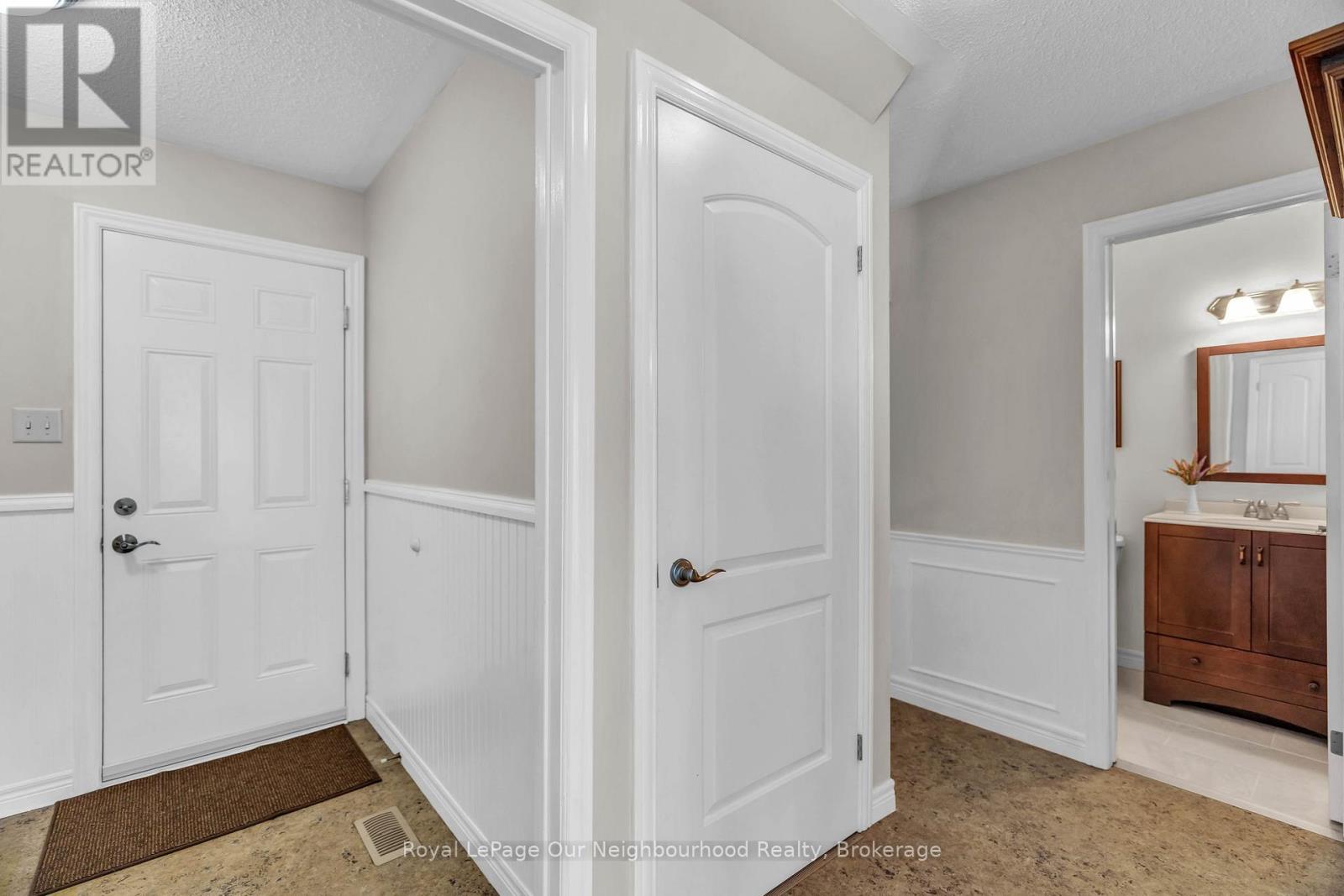 67 BARTLETT CRESCENT - 22