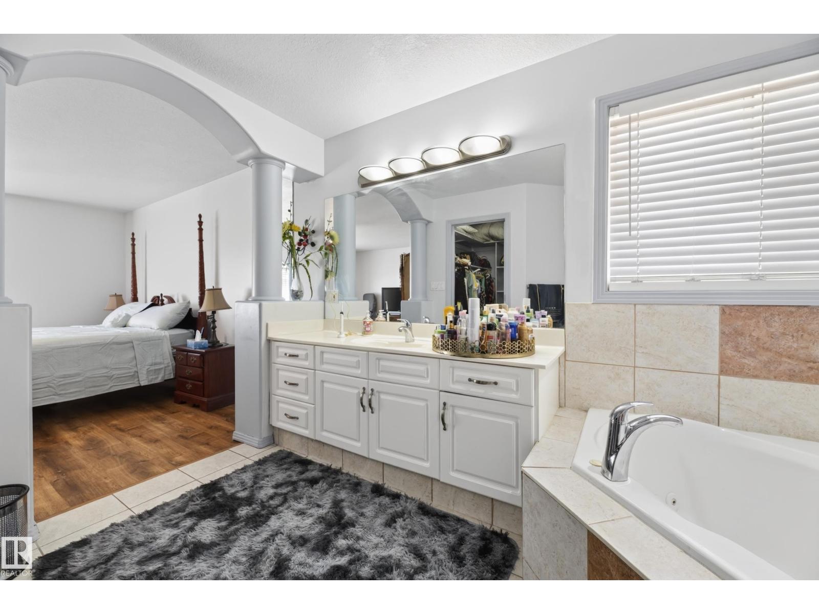 979 HOLLINGSWORTH BEND BN NW - 51