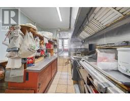 209 Empire Avenue thumbnail 32