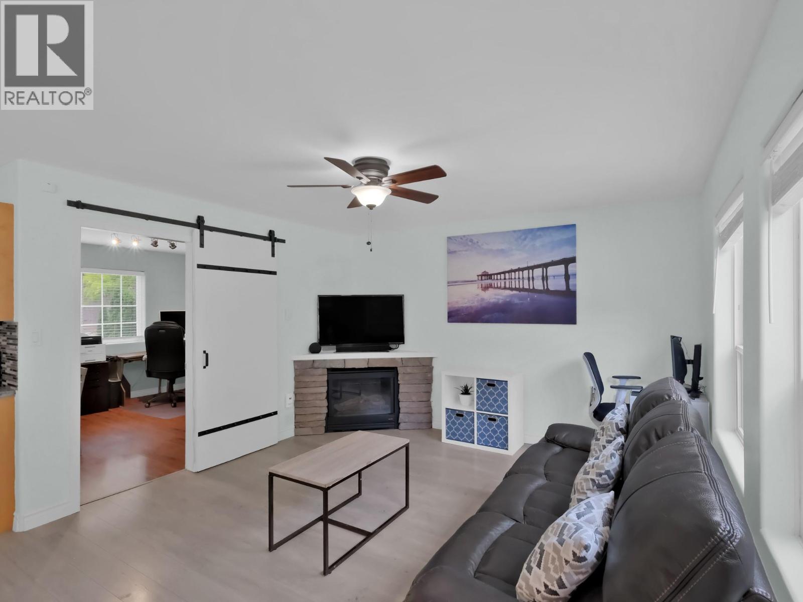 7200 VICTORIA Road S - 7