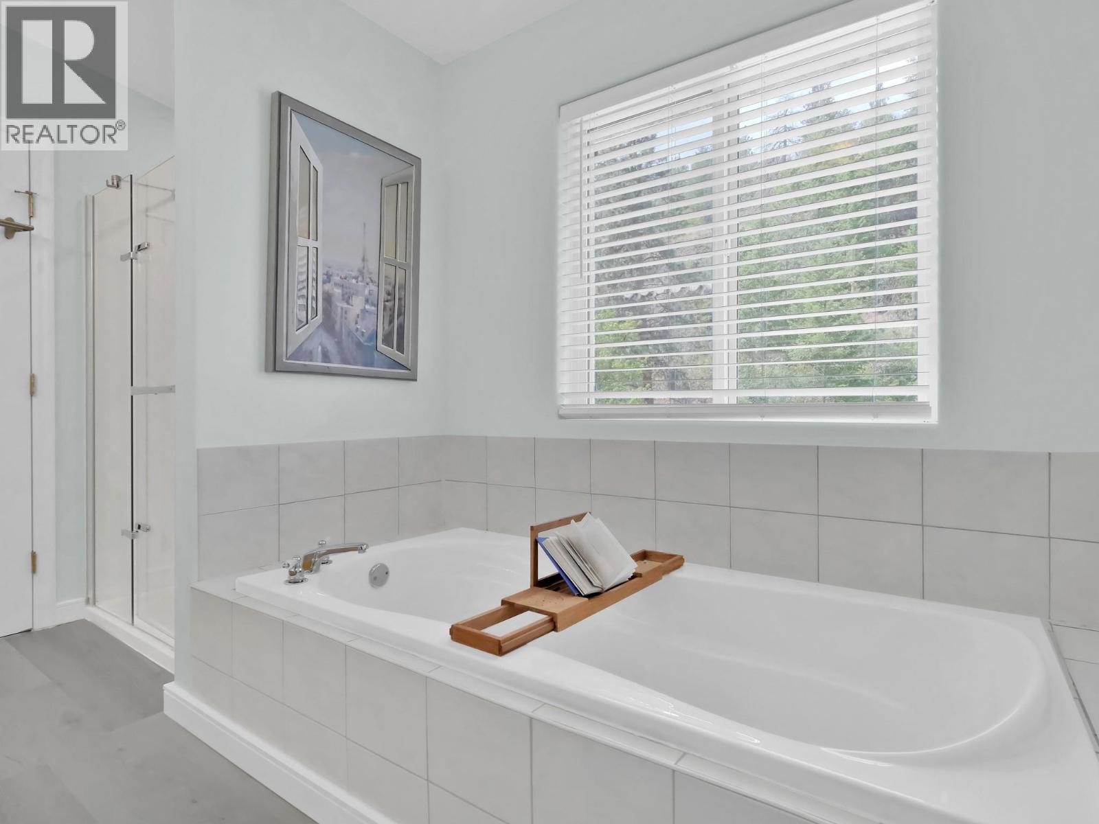 7200 VICTORIA Road S - 22