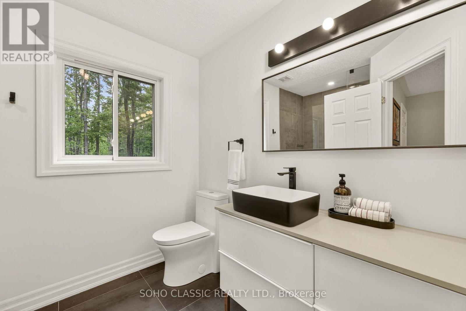 16 ONEIDA AVENUE - 21