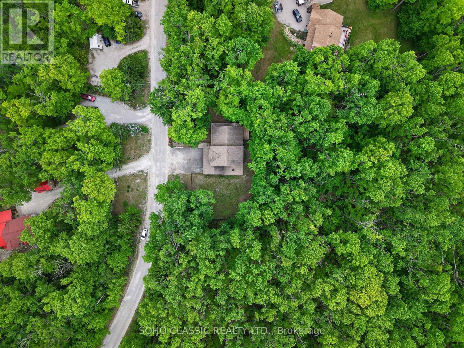 16 ONEIDA AVENUE - 34