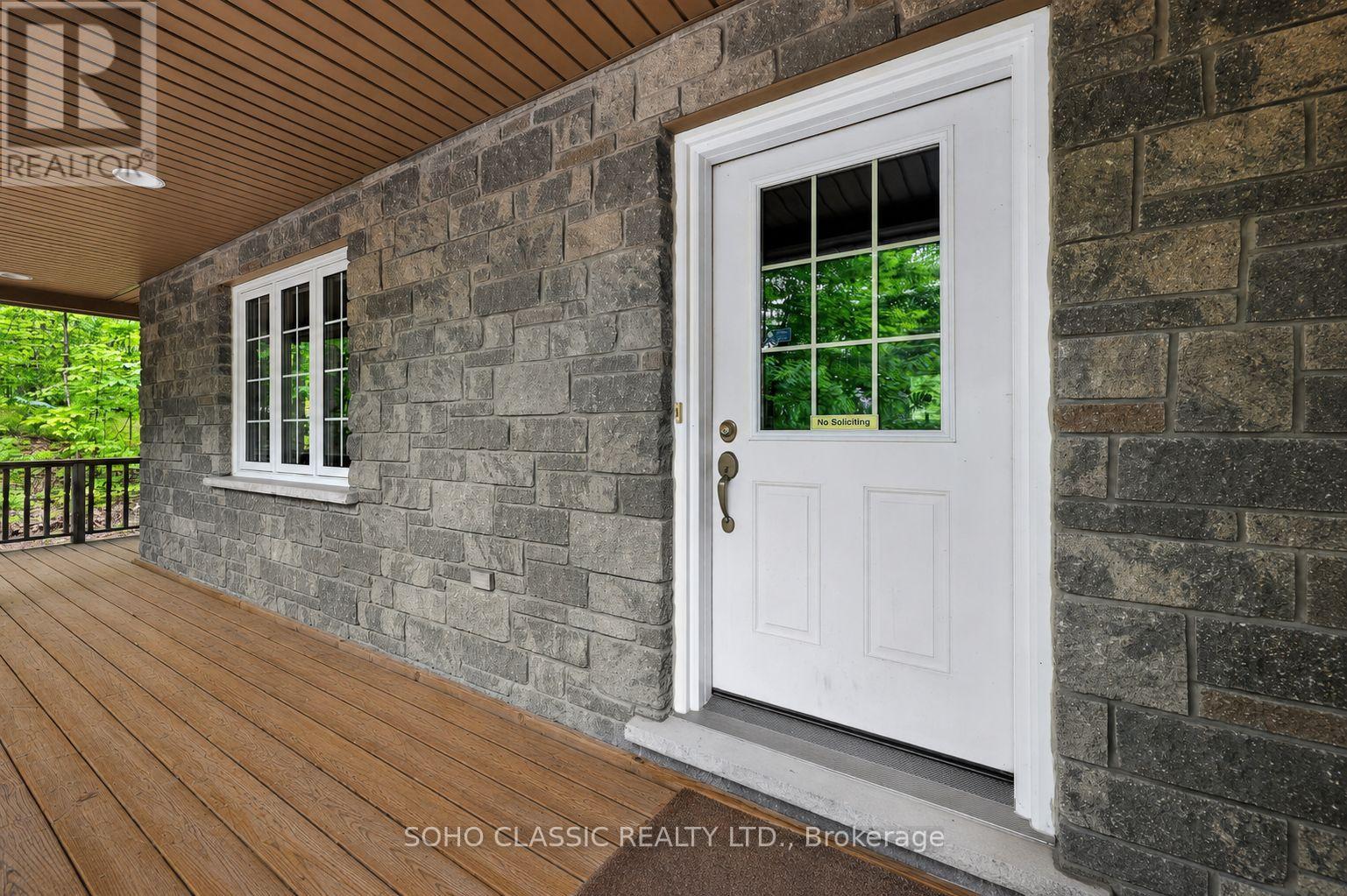16 ONEIDA AVENUE - 5