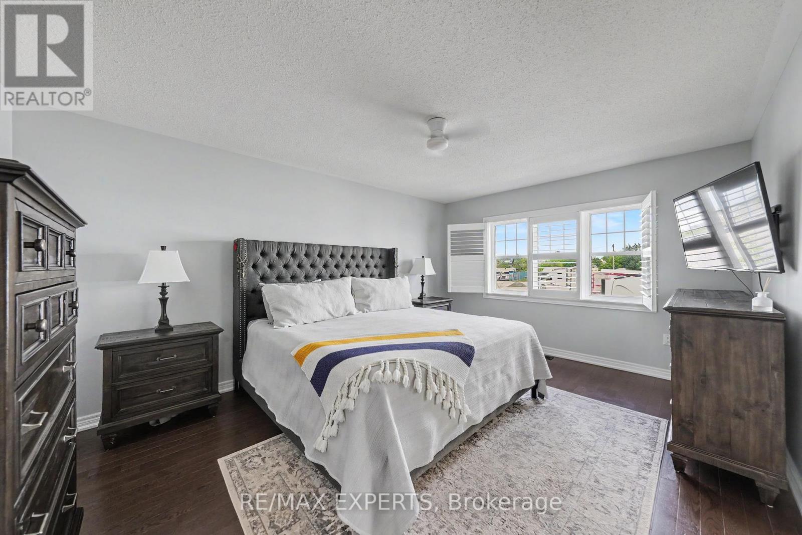 8 MORRA AVENUE - 21