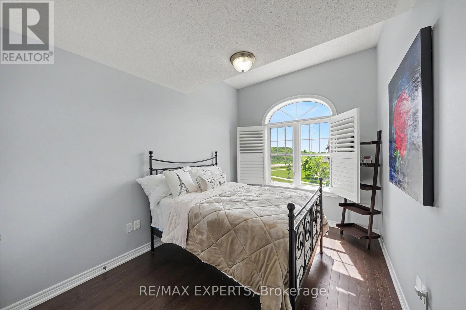8 MORRA AVENUE - 34