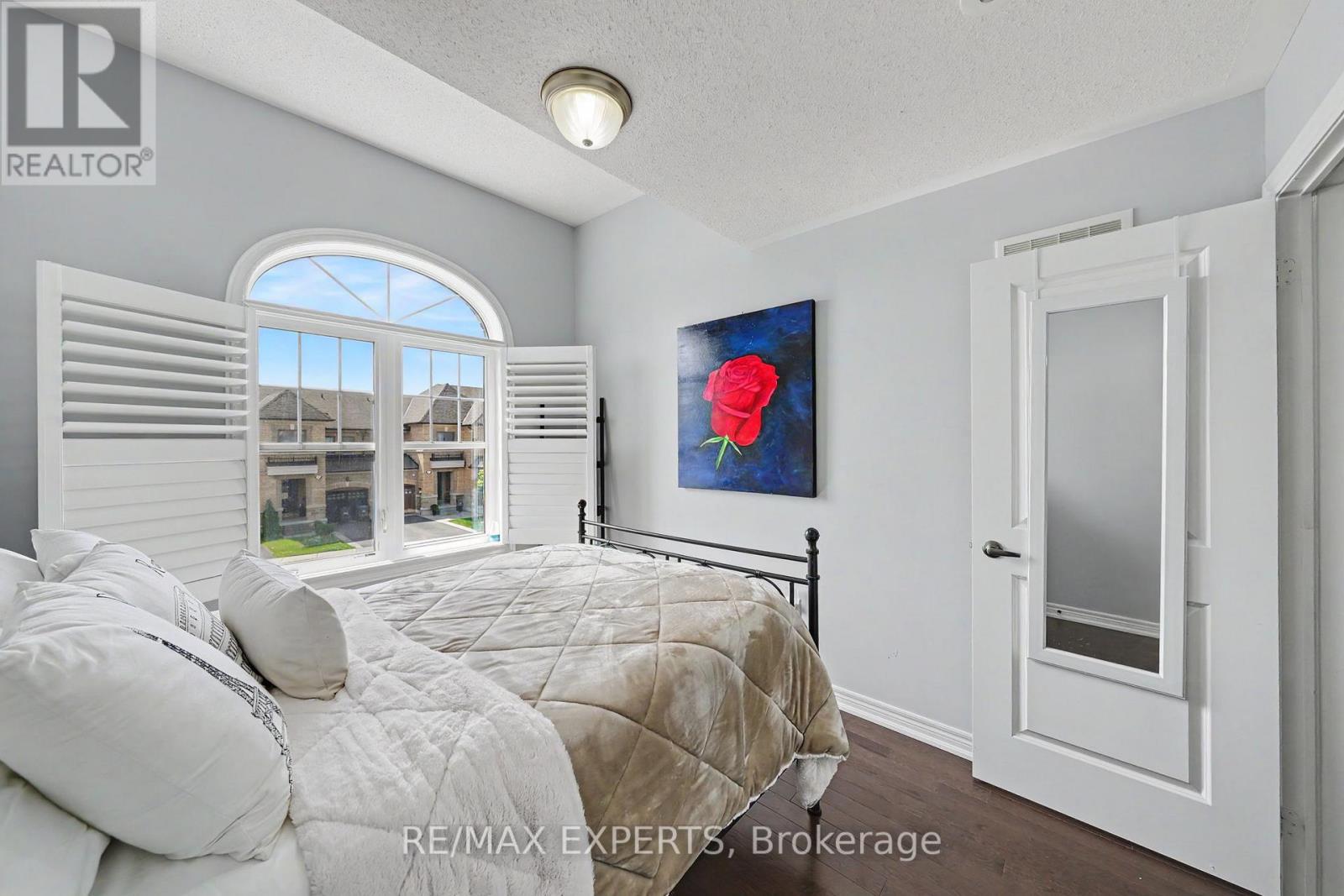 8 MORRA AVENUE - 35
