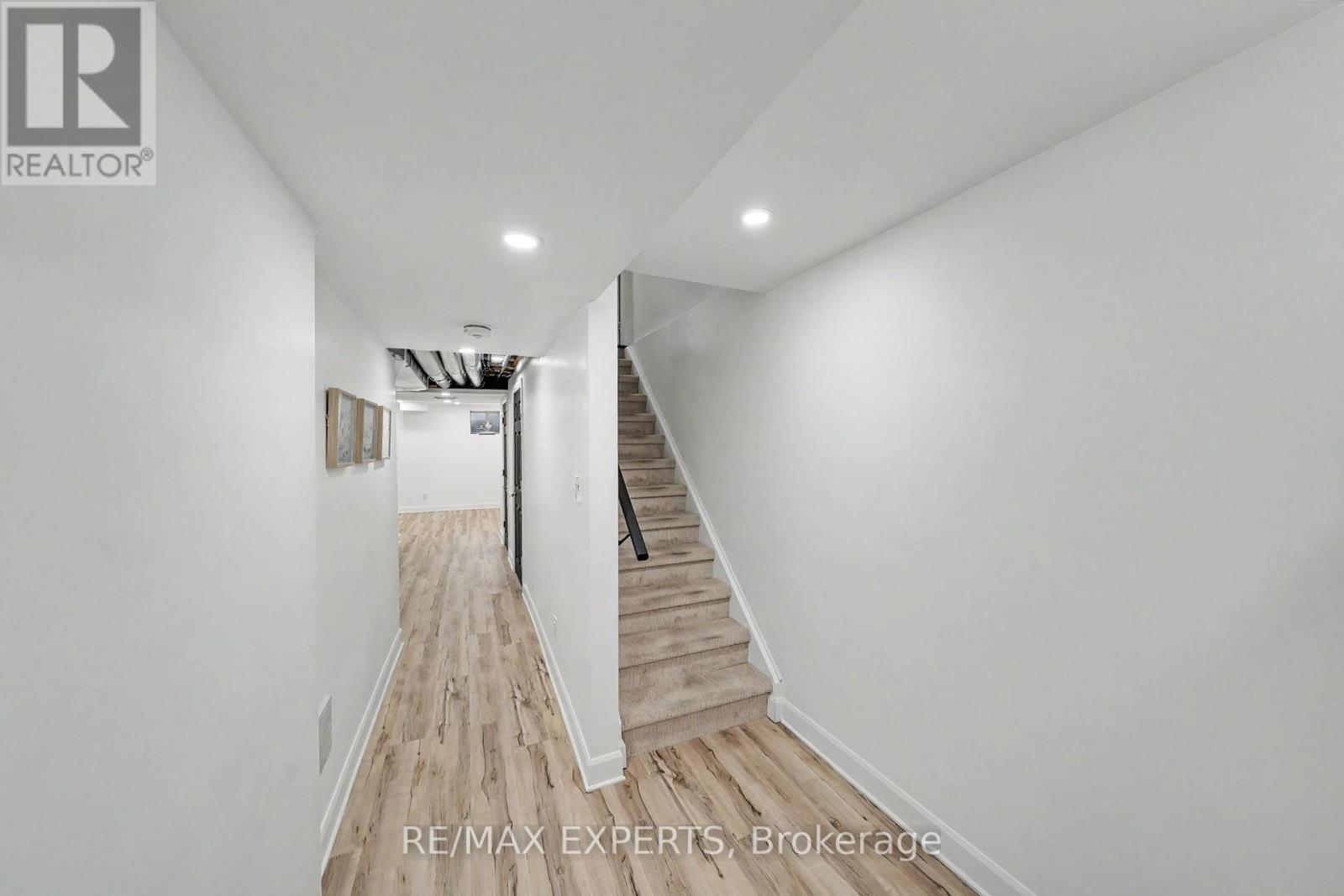 8 MORRA AVENUE - 36
