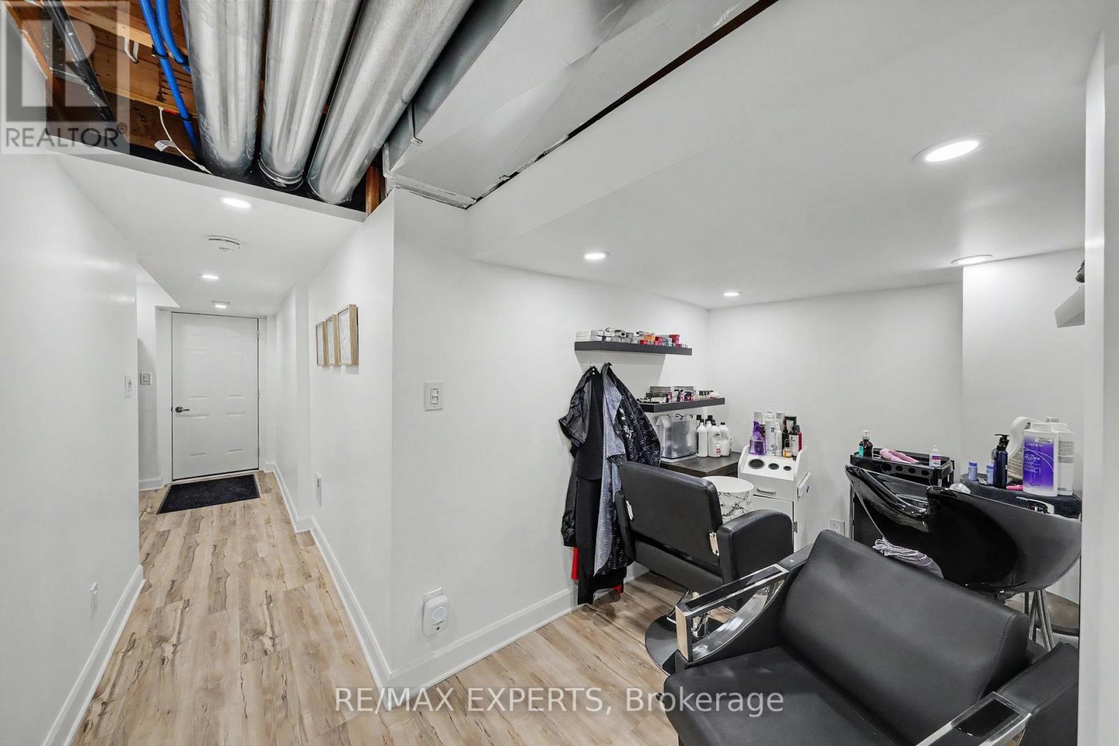8 MORRA AVENUE - 38