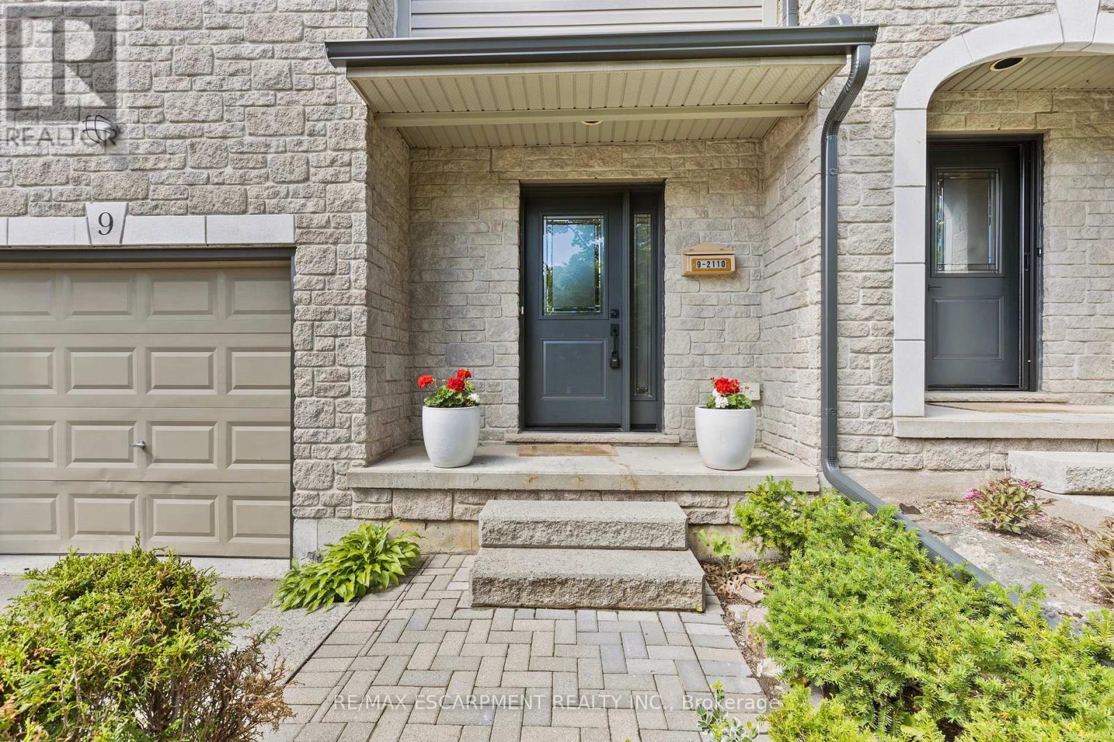 Photo of 2110 Headon Road