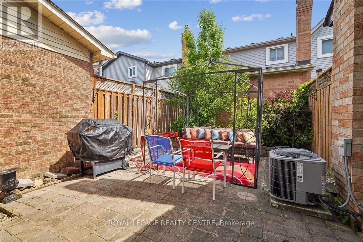 116 CHIPMUNK CRESCENT - 32