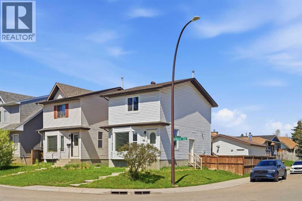 58 Taraglen Road NE - 2