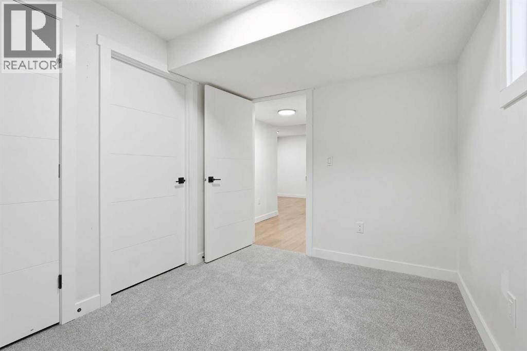 58 Taraglen Road NE - 32