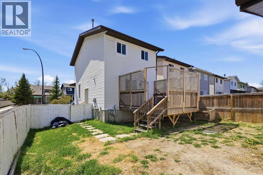 58 Taraglen Road NE - 36