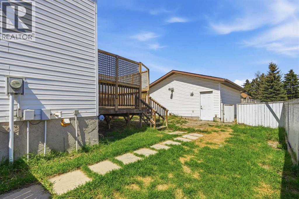 58 Taraglen Road NE - 37