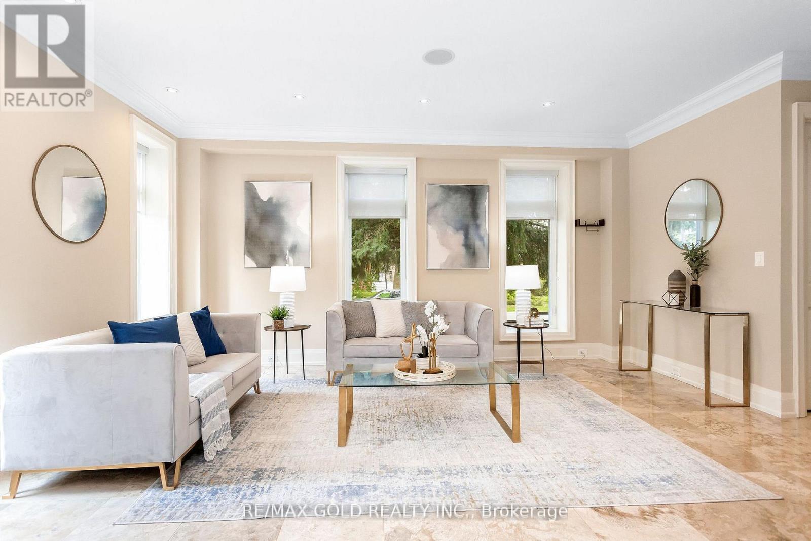 1 LISSOM CRESCENT - 11