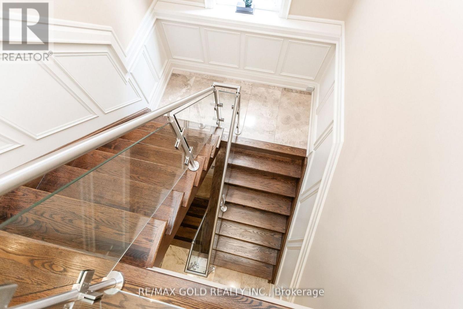 1 LISSOM CRESCENT - 20