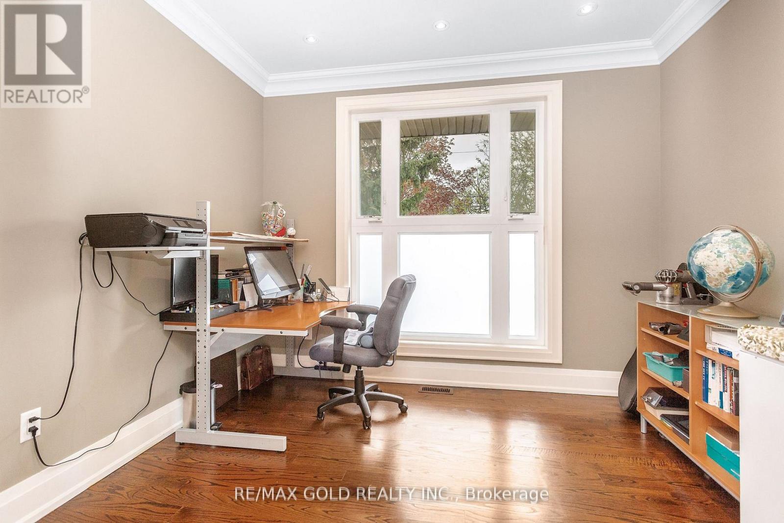 1 LISSOM CRESCENT - 25