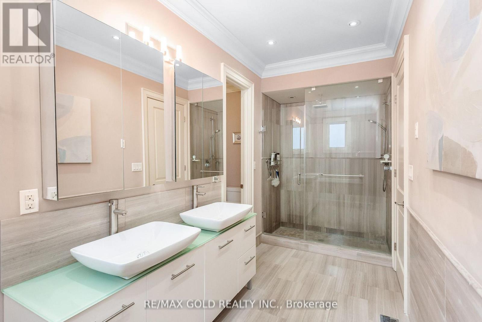 1 LISSOM CRESCENT - 23