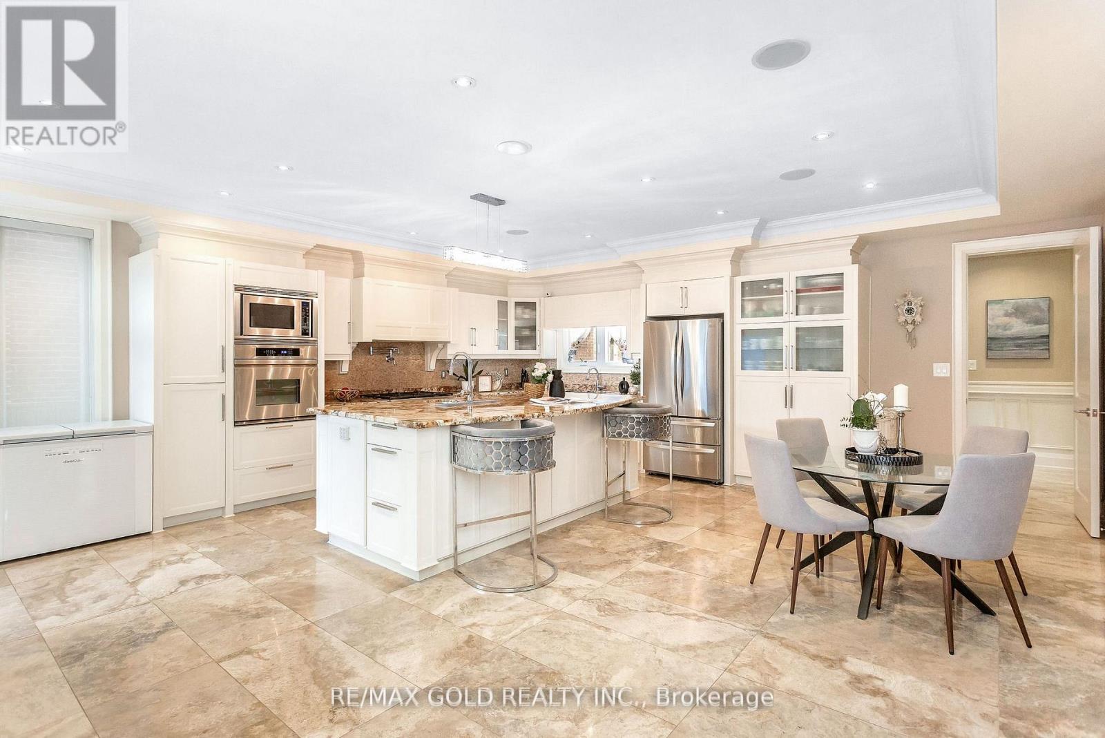 1 LISSOM CRESCENT - 17