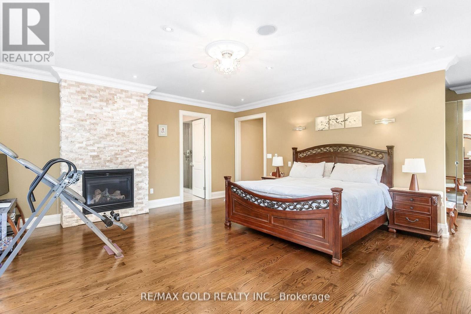 1 LISSOM CRESCENT - 22