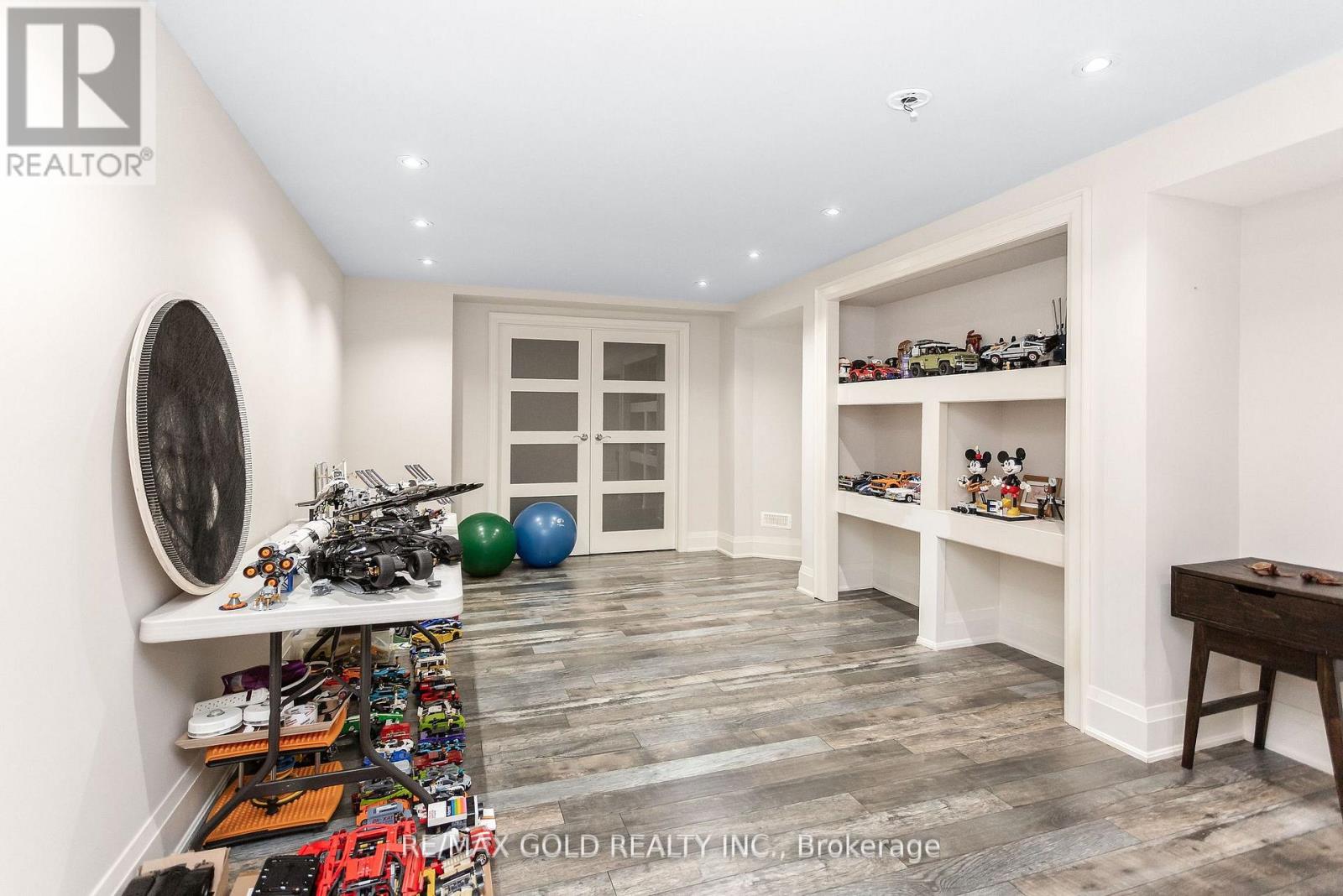 1 LISSOM CRESCENT - 32