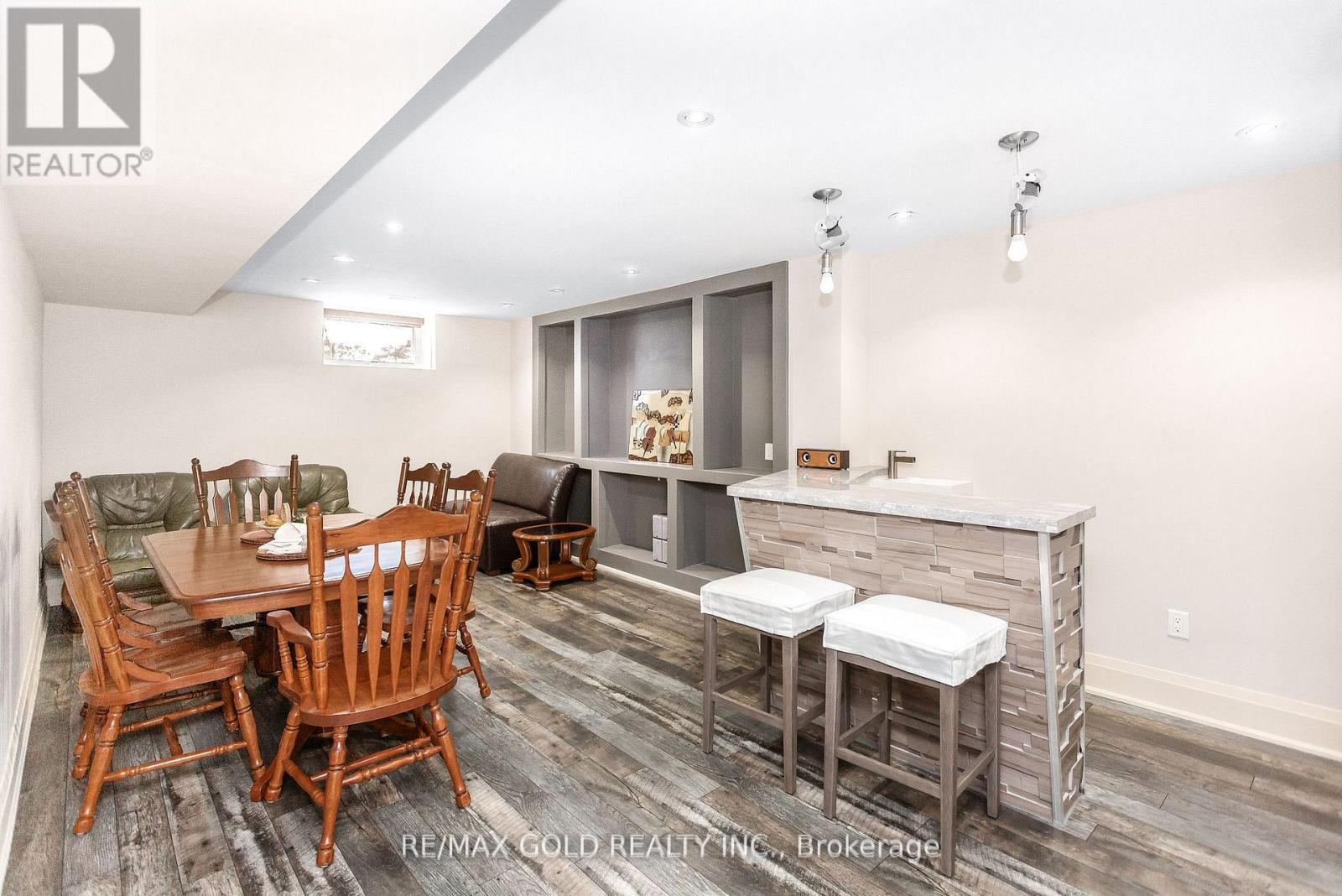 1 LISSOM CRESCENT - 30
