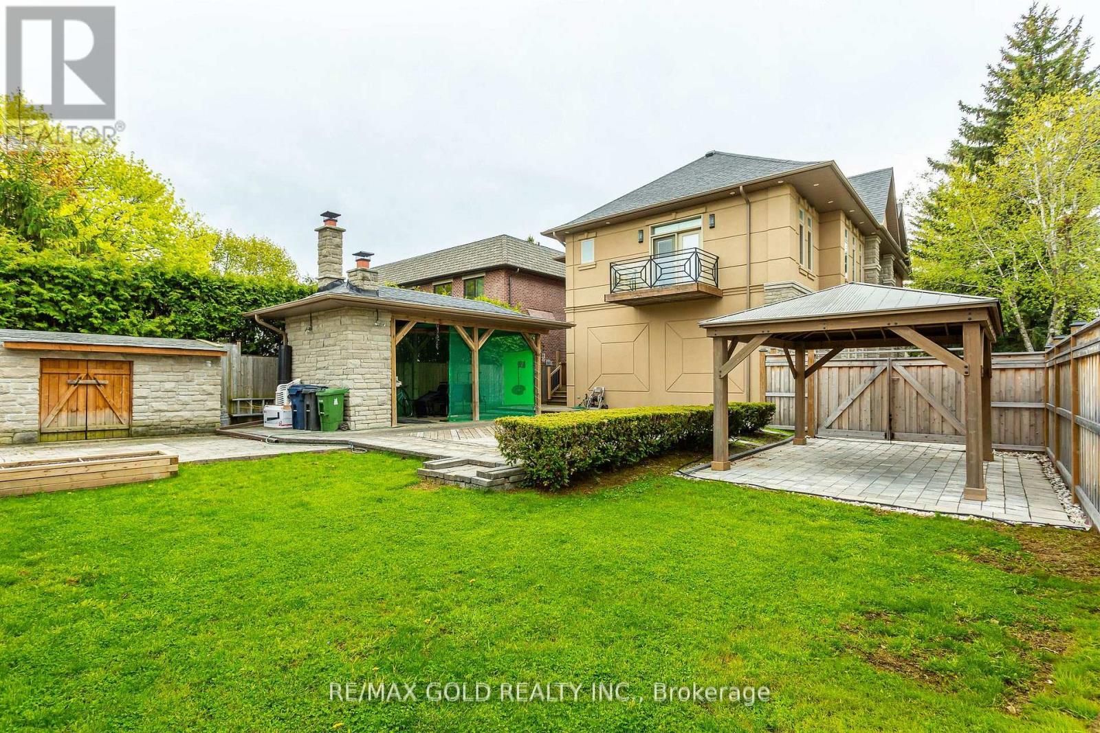 1 LISSOM CRESCENT - 38