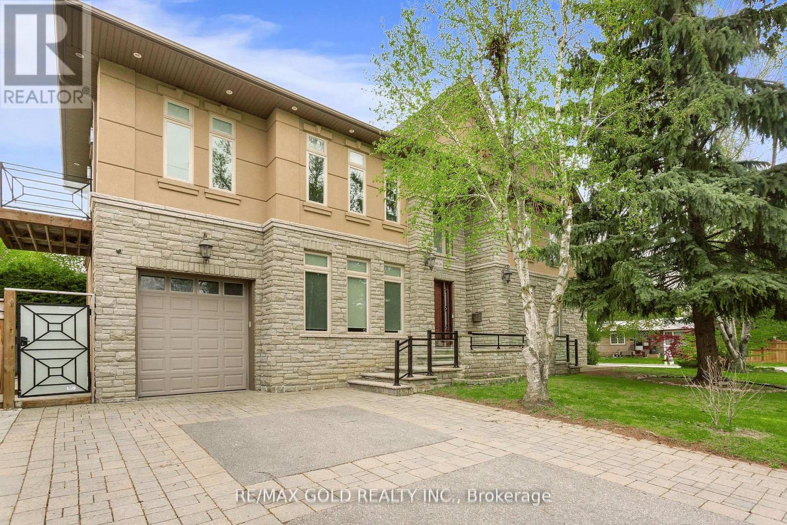 1 LISSOM CRESCENT - 45