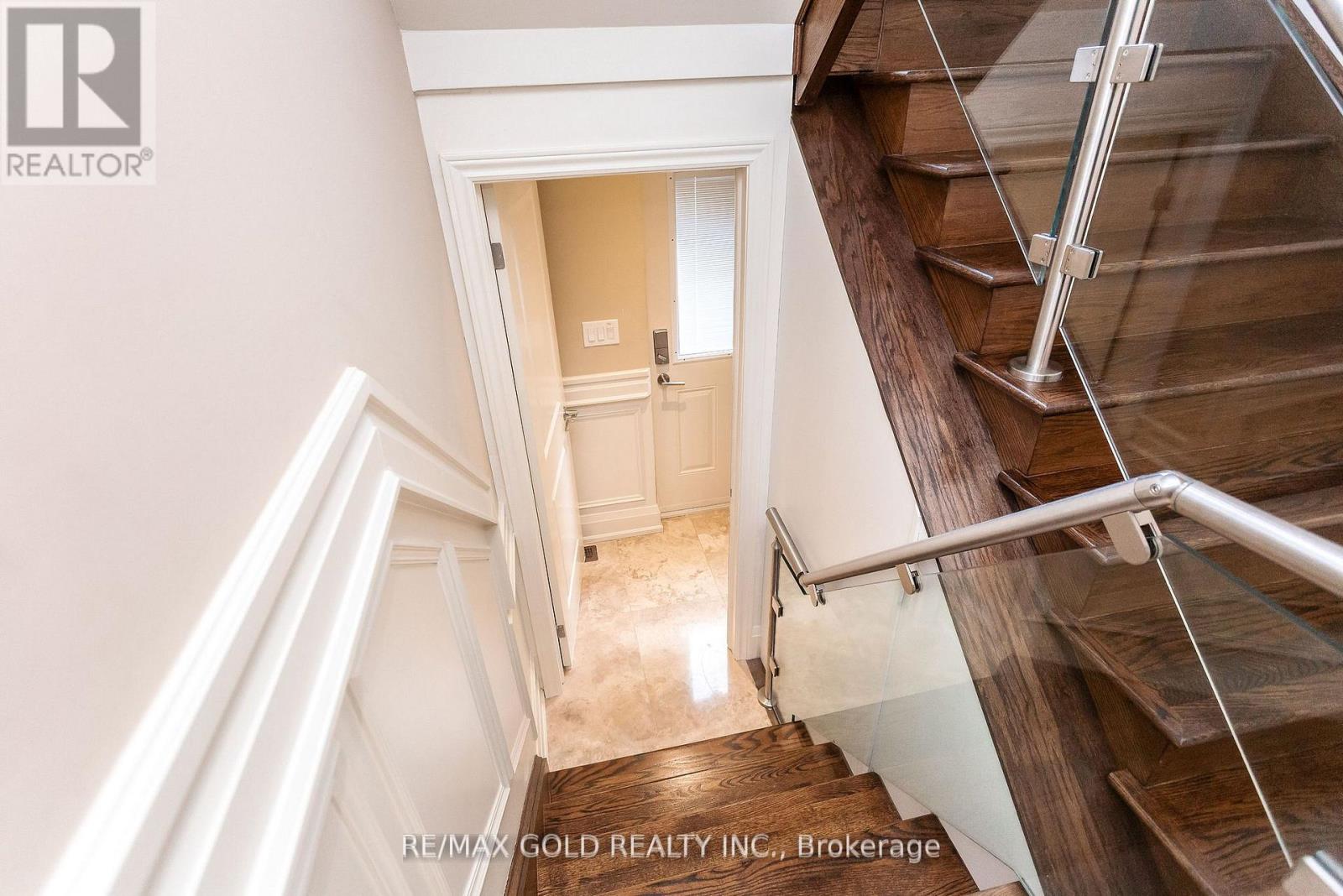 1 LISSOM CRESCENT - 42