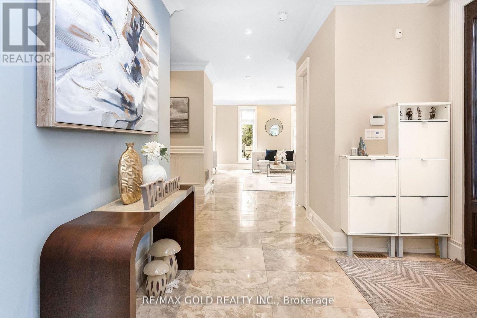 1 LISSOM CRESCENT - 6
