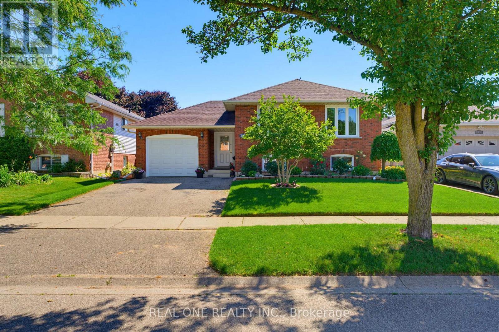 47 TRILLIUM WAY - 1