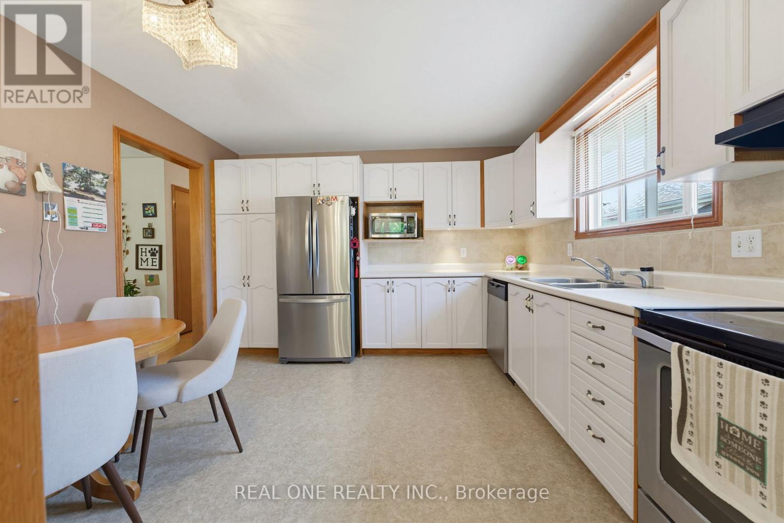 47 TRILLIUM WAY - 10