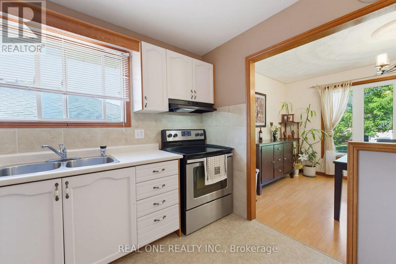 47 TRILLIUM WAY - 12