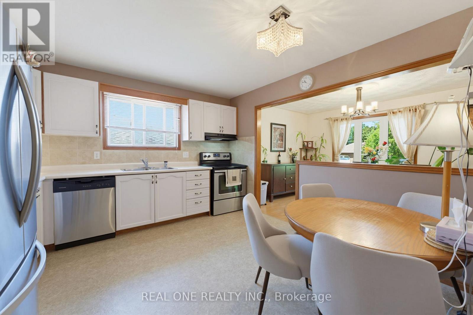 47 TRILLIUM WAY - 14