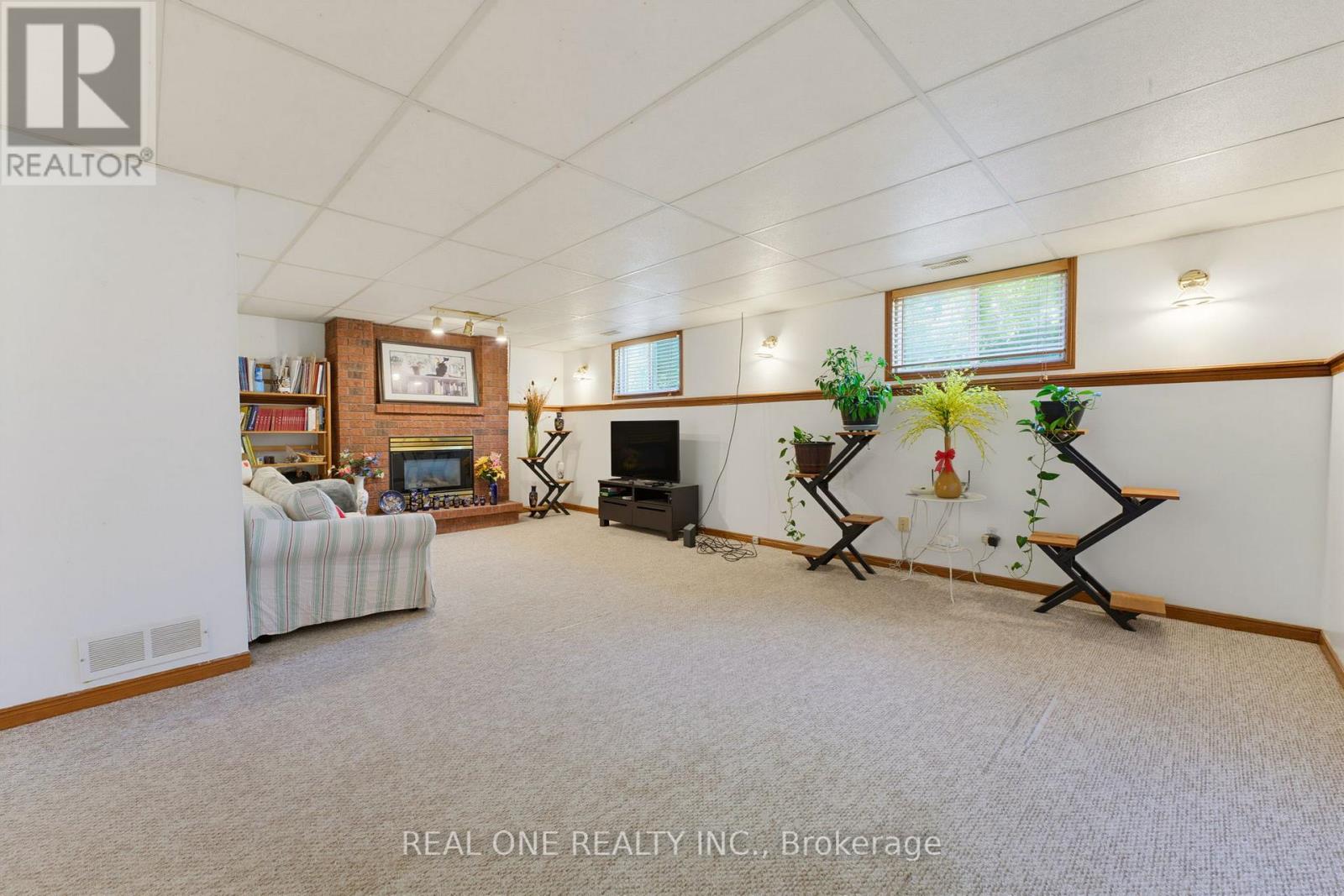 47 TRILLIUM WAY - 20
