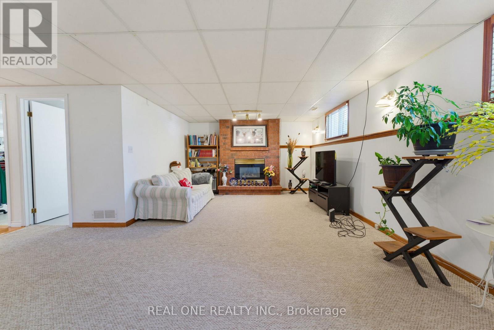 47 TRILLIUM WAY - 21