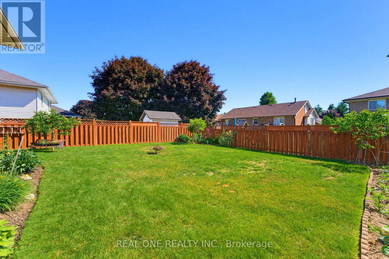 47 TRILLIUM WAY - 30