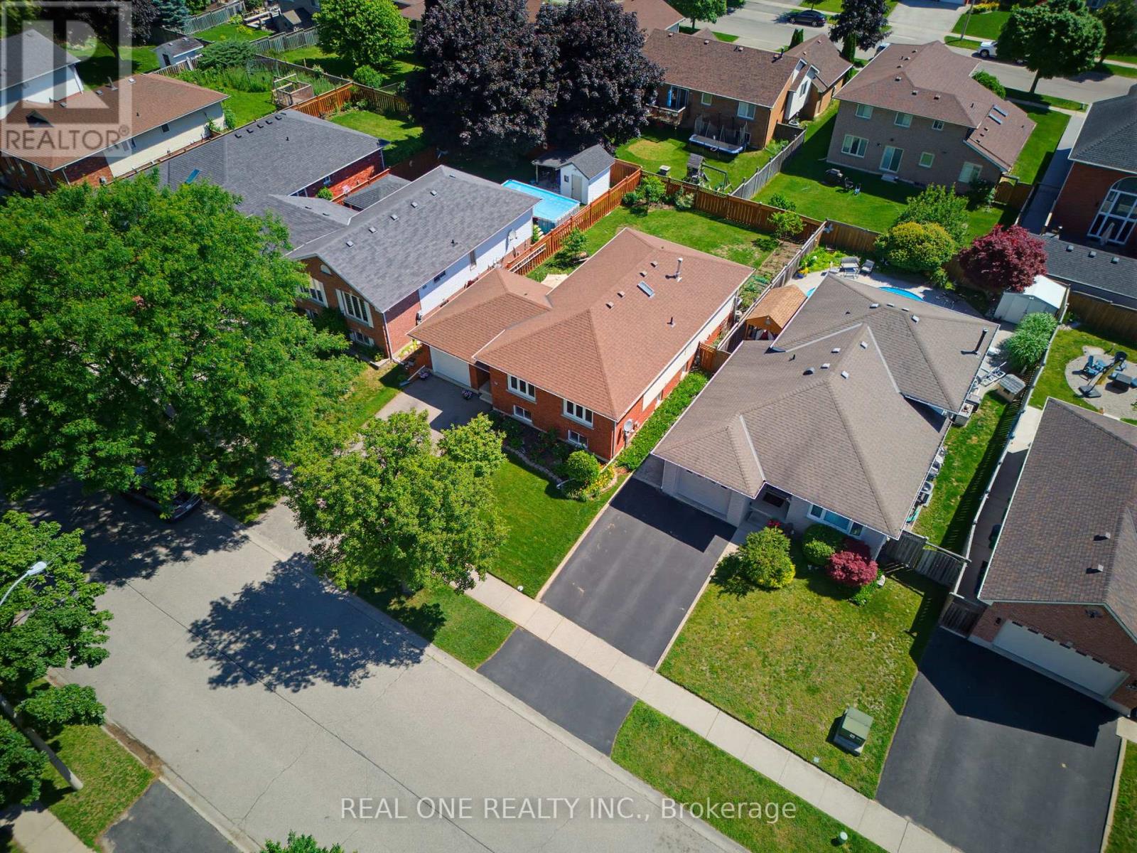 47 TRILLIUM WAY - 32