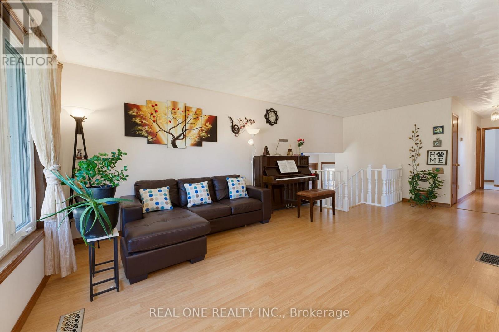 47 TRILLIUM WAY - 8
